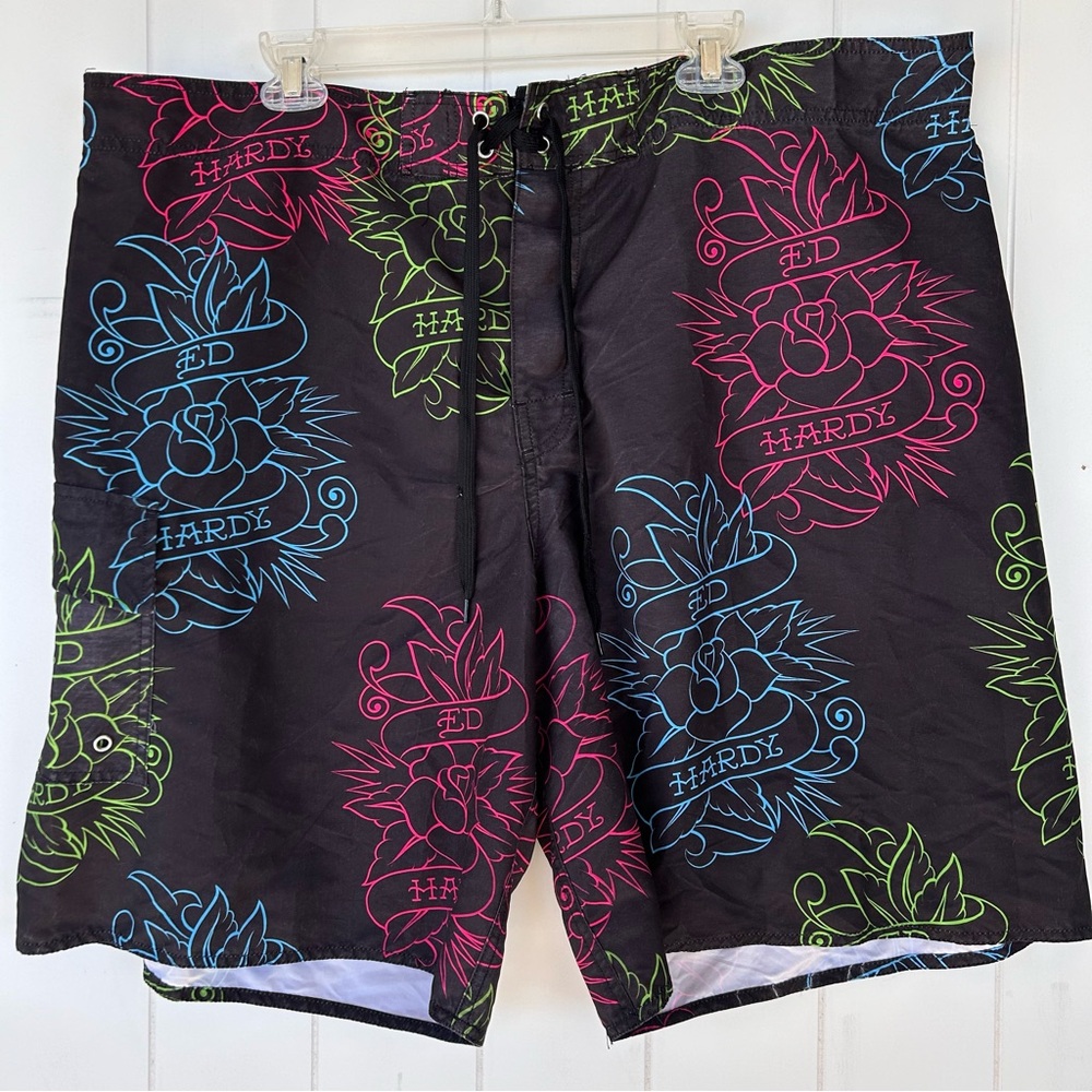 Ed Hardy Men’s Flashboard Shorts Tattoo Print Hook & Loop/Tie Close Size XXL NWT